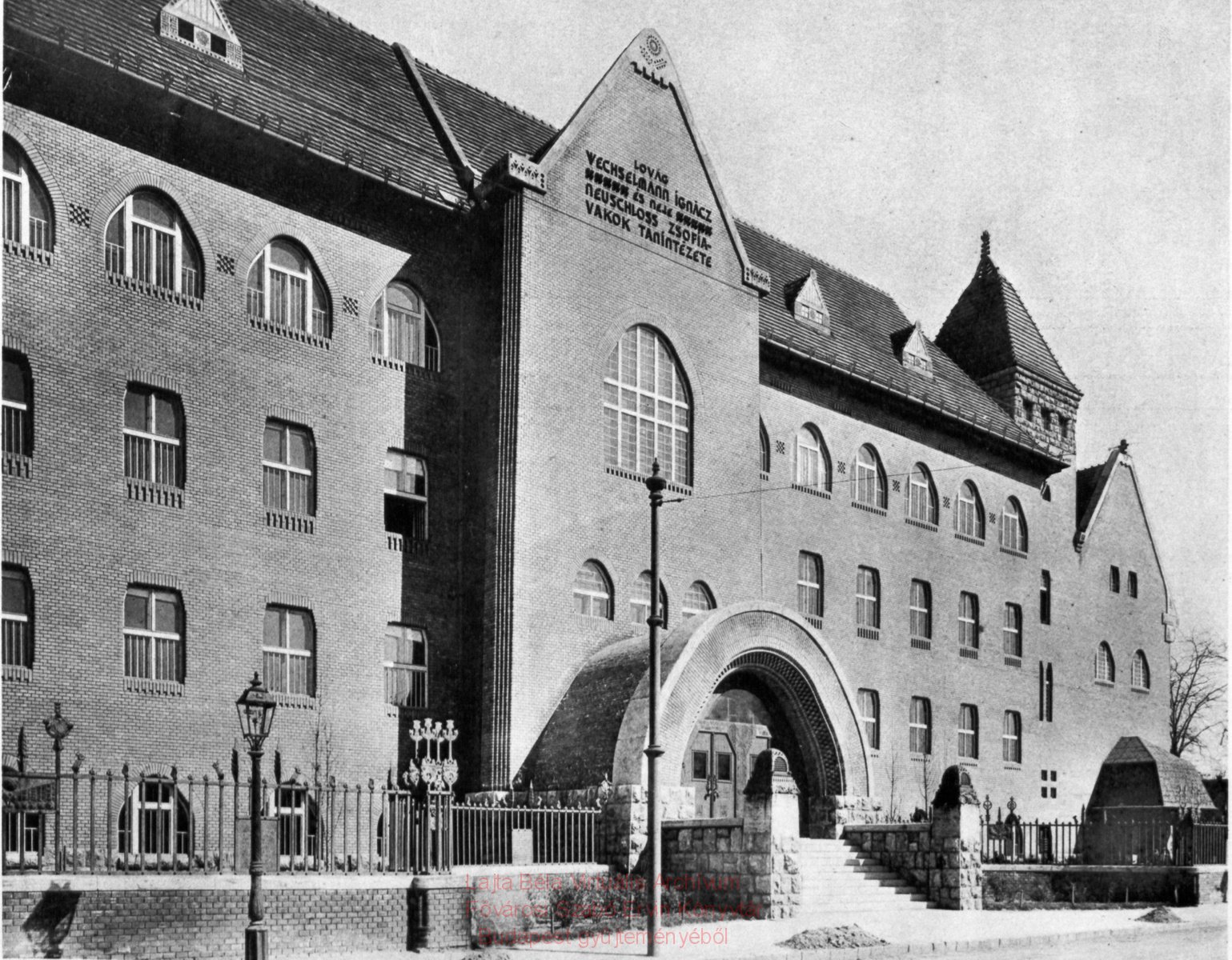 03_Anton Schroll: Budapest új épületei. II. Bécs, 1910. k. 23. t.