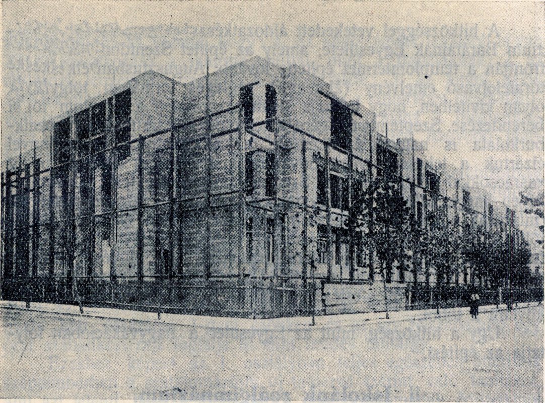 01_A Pesti Izraelita Hitközség Alapítványi Főgimnáziumának Értesítője az 1921–1922. iskolaévről. 